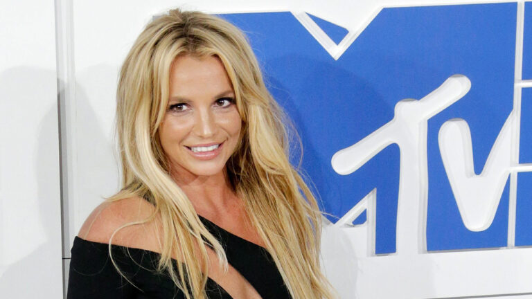 Policía llegó a la casa de Britney Spears tras alertas de fans preocupados porque borró su cuenta de Instagram
