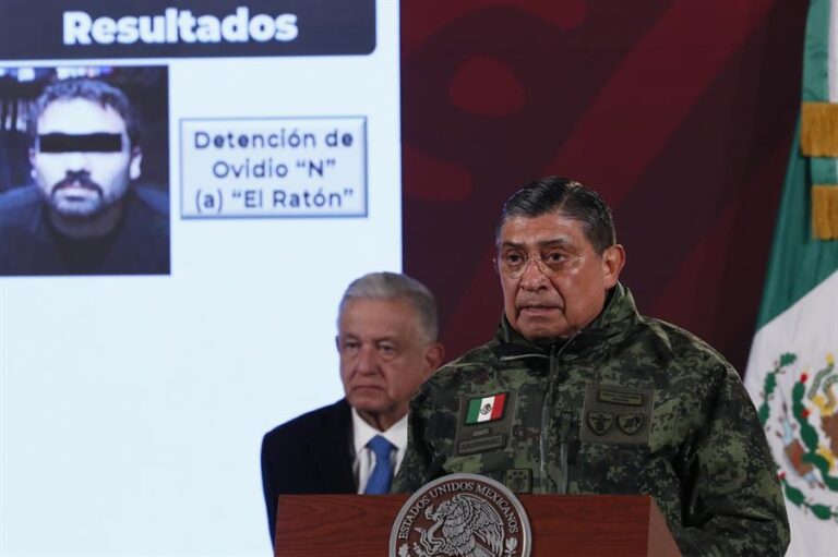 México suma 29 muertos en violenta jornada tras detención de hijo del Chapo Guzmán