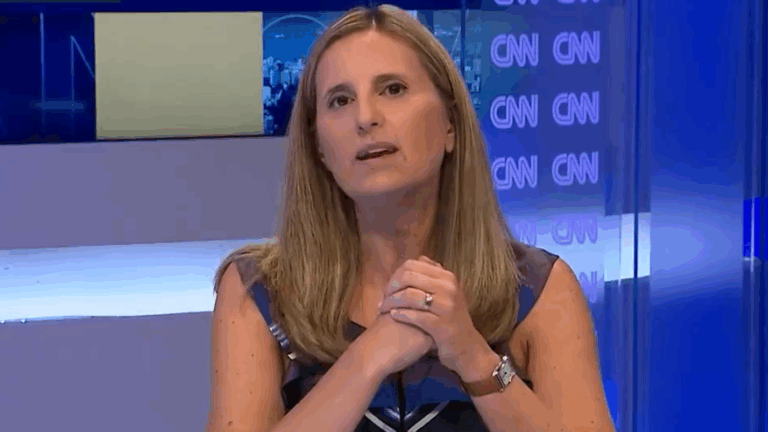 Paula Escobar: 