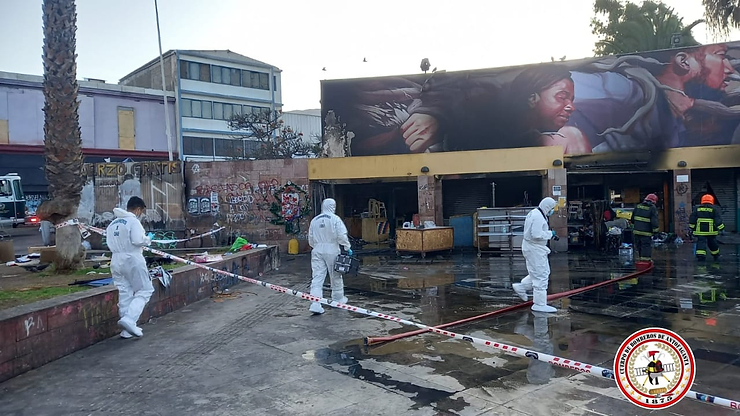 Incendio afectó a locales comerciales del Mercado Central de Antofagasta: Una persona murió