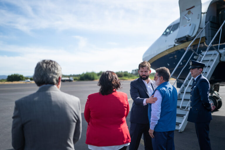 Presidente Boric llegó a la Región de Los Ríos en su primera visita a la zona