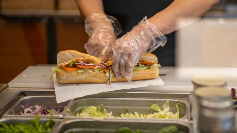 La cadena de sándwiches Subway estaría explorando su posible venta