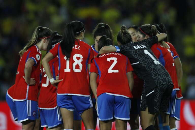 La Roja viaja a Nueva Zelandia por repechaje mundialista