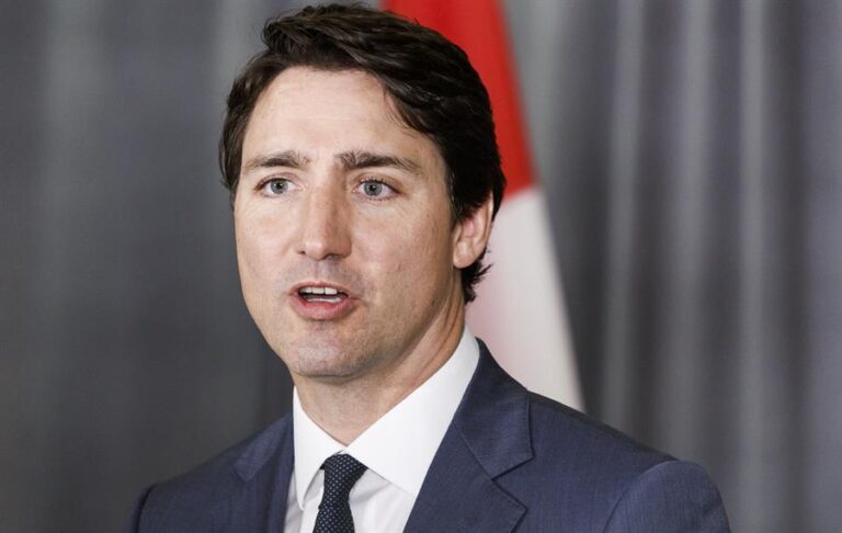 Derriban un objeto que volaba a gran altura sobre el norte de Canadá