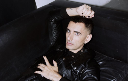 Alex Anwandter anuncia su próximo disco y estrena nuevo adelanto: “Qué piensas hacer sin mi amor?”