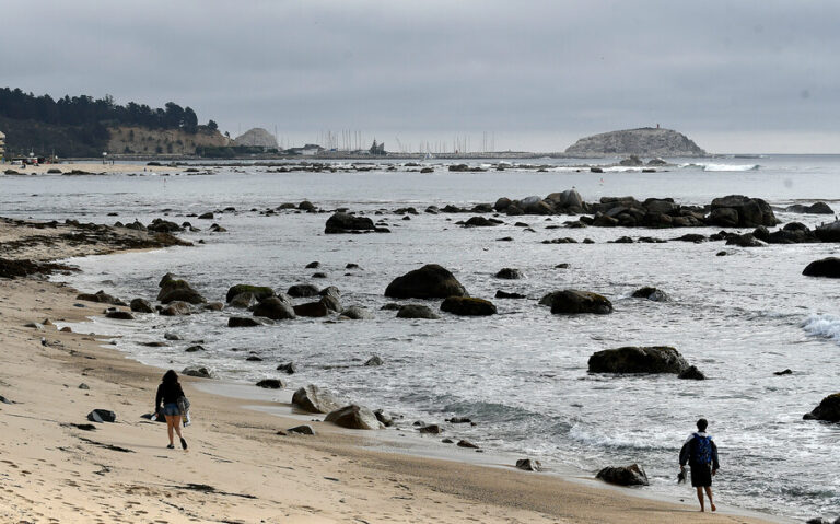 Padre murió ahogado en Algarrobo tras intentar rescatar a su hijo que había sido arrastrado por el mar