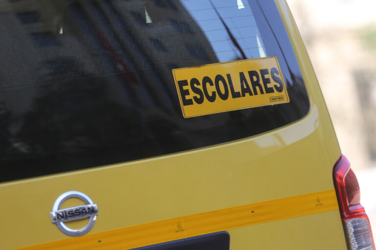 Retorno a clases: ¿En qué fijarse a la hora de contratar transporte escolar?