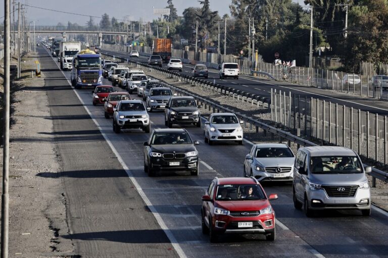 Fin de semana de Año Nuevo: Más de 265 mil vehículos salieron de la capital y cerca de 147 mil han retornado