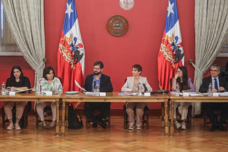 Columna de Javiera Bellolio: El guión de la izquierda