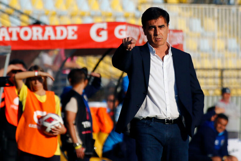 Colo Colo recibirá con inédita formación a Coquimbo Unido en el Monumental
