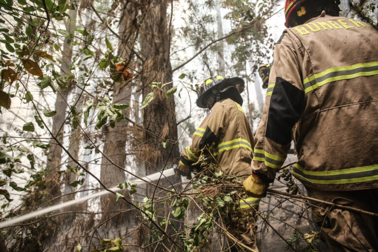 Para quitarles el agua: Bomberos de Vicuña denuncian que fueron amenazados de muerte por comunidad mapuche