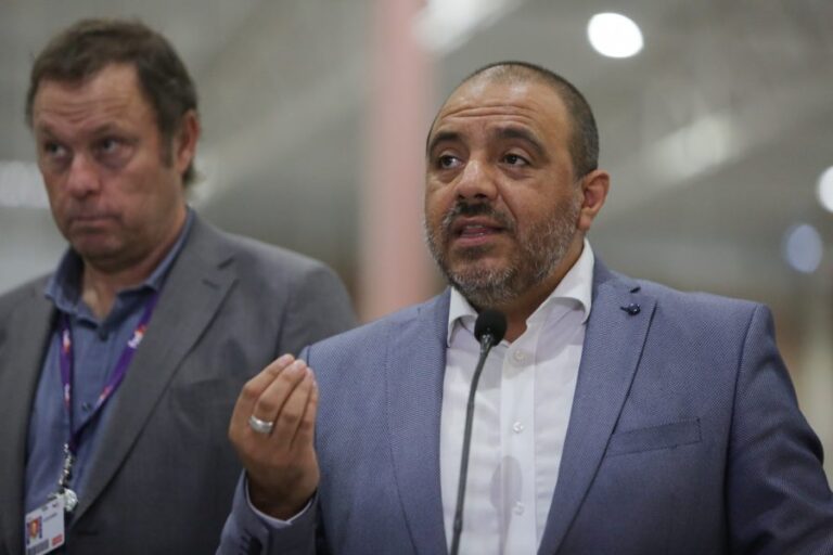 Ministro Ávila por inicio de clases tras incendios: 