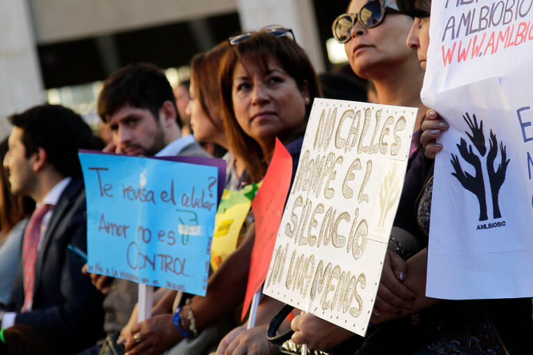 Encuesta Injuv: El 17,5% de los jóvenes declaró haber sufrido violencia en el pololeo