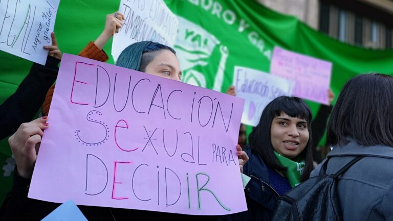Mineduc busca avanzar en proyecto sobre afectividad y sexualidad