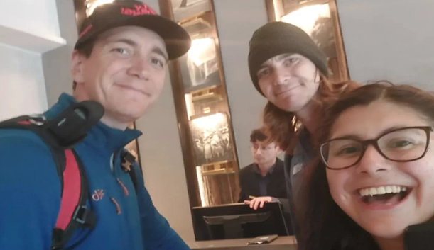 Fanática de Harry Potter recorre Punta Arenas y logra conocer a los hermanos Phelps, intérpretes de los gemelos 