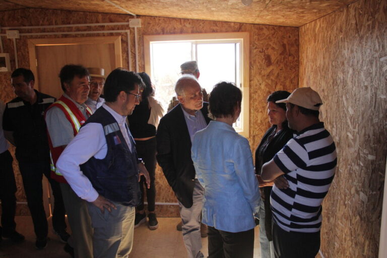 Gobierno entrega la primera vivienda transitoria en Ninhue: “Es el primer paso y vienen muchos más”