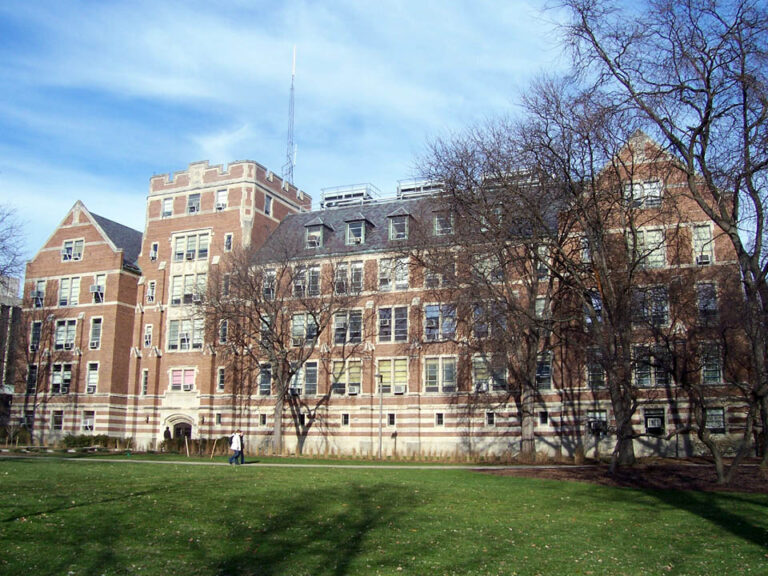 Tiroteo en Universidad Estatal de Michigan deja al menos 3 muertos y 5 heridos
