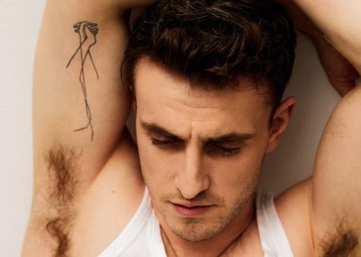 Look de la semana: Paul Mescal es la imagen de la masculinidad en una camiseta sin mangas blanca y fresca