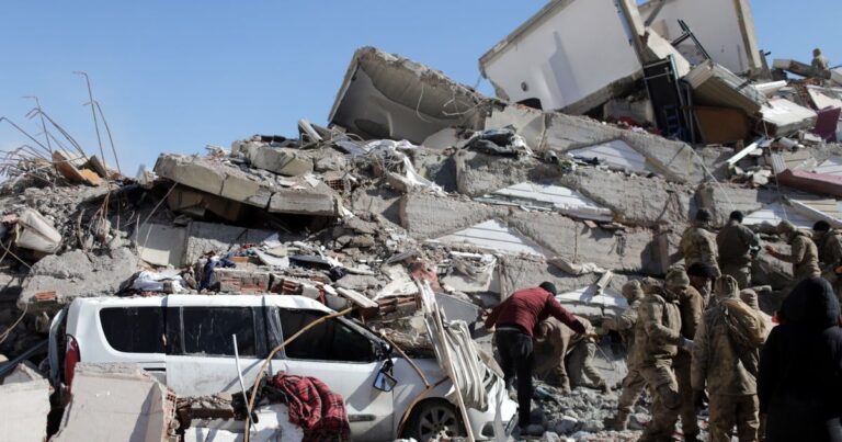 Muertos ascienden a 36 mil tras el terremoto de Turquía y Siria