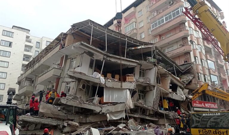 Sismo 6,3 afecta a Turquía a dos semanas del trágico terremoto