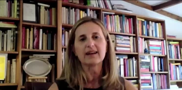 Paula Escobar y su libro 