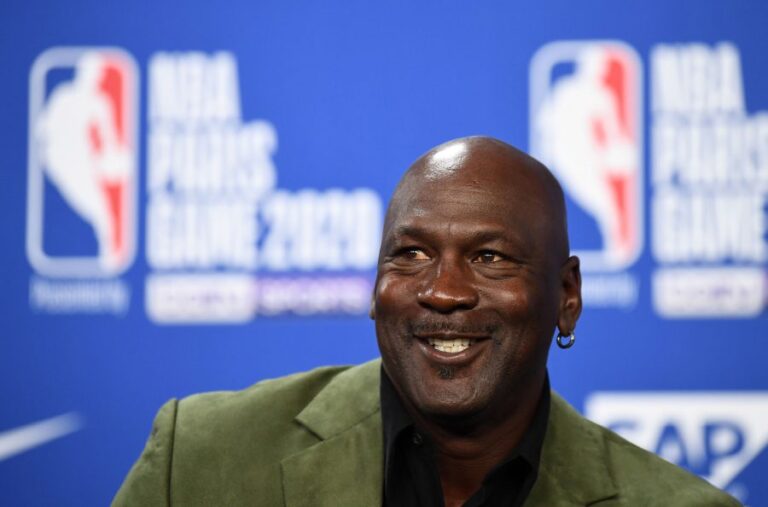 Michael Jordan hace una donación récord de 10 millones de dólares a Make-A-Wish por su cumpleaños número 60