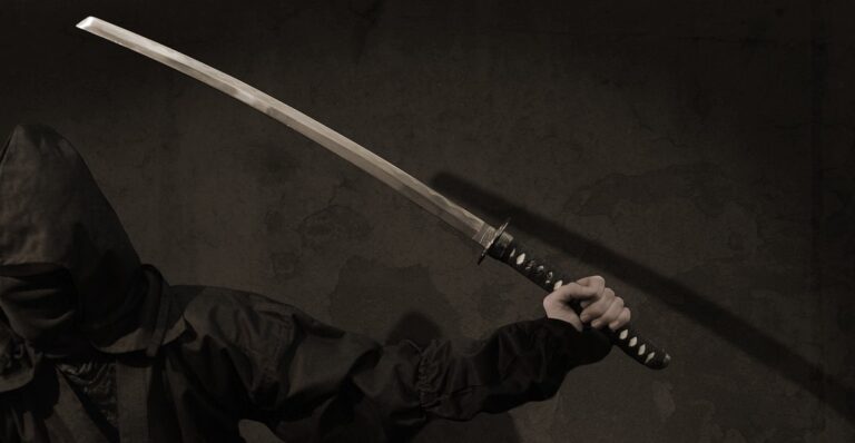 Condenan a 12 años de prisión a padre chino por matar a su hijo con una katana: 