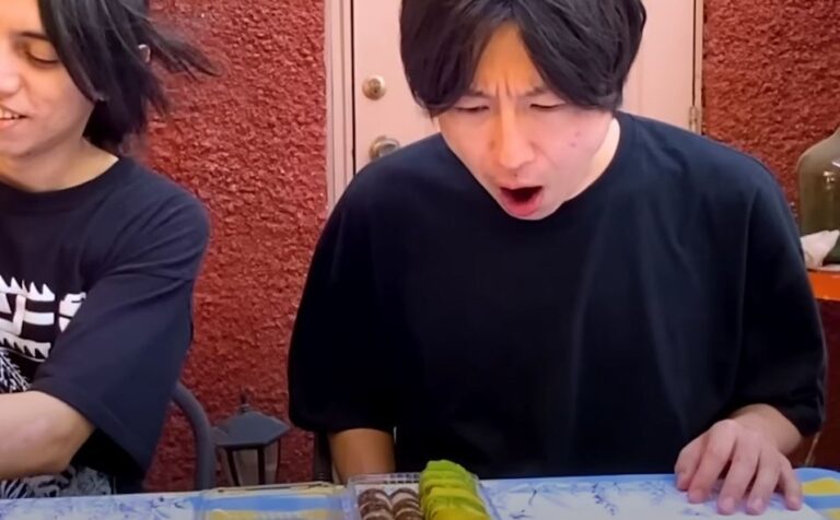 Youtuber japonés sorprendido con el sushi chileno: 