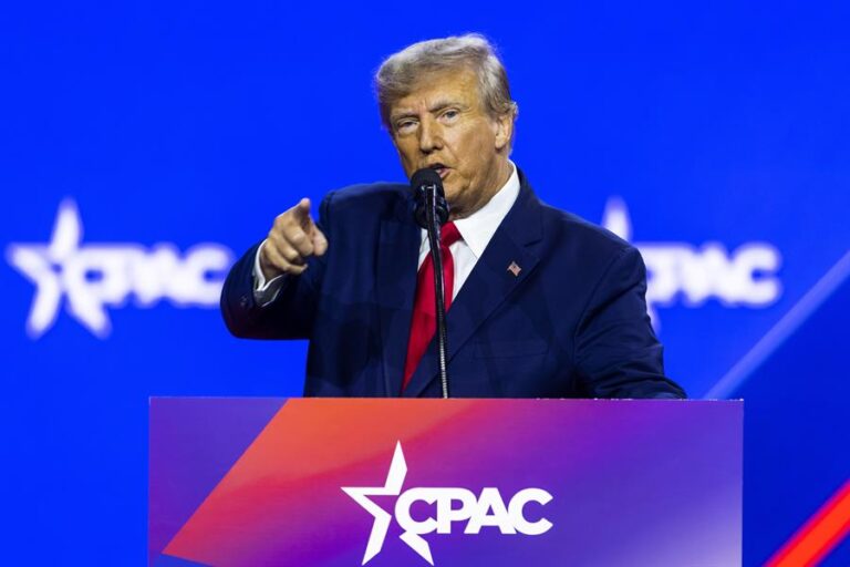 Trump asegura que será arrestado durante la proxima semana y convoca a sus adherentes a protestar