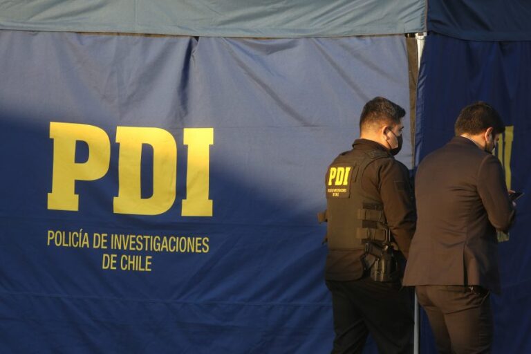 Trabajadores encuentran cadáver en medio de escombros en relleno sanitario en Valparaíso