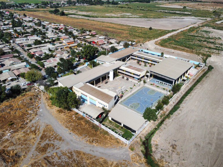 Seremi de Salud paraliza faenas mineras que generaban contaminación en colegio de Maipú: Clases iniciarán este lunes