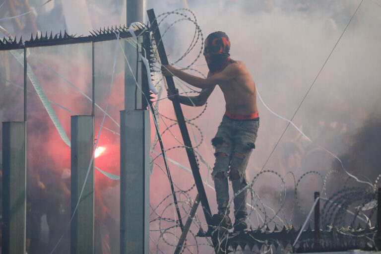 Superclásico: Colo Colo arriesga sanciones por incidentes en el Estadio Monumental
