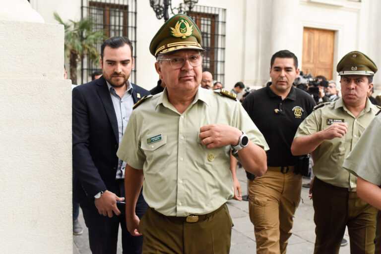 Oposición criticó citación de la ministra Tohá al General Yáñez tras coincidir con muerte de cabo Salazar