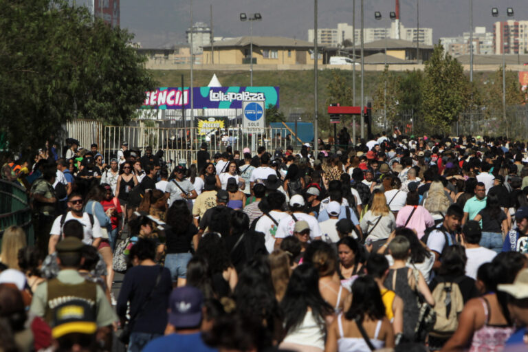 Lollapalooza Chile 2023: 17 presentaciones se atrasan en la última noche del festival