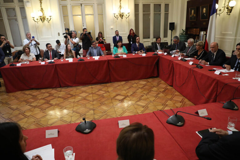 Árbitros del proceso constituyente también se instalaron este lunes: Comité será presidido por Ana María García