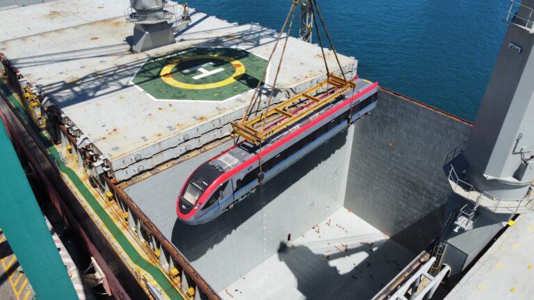 Llegan los primeros trenes que renovarán flota del tramo Alameda-Chillán: Serán los más rápidos de Sudamérica