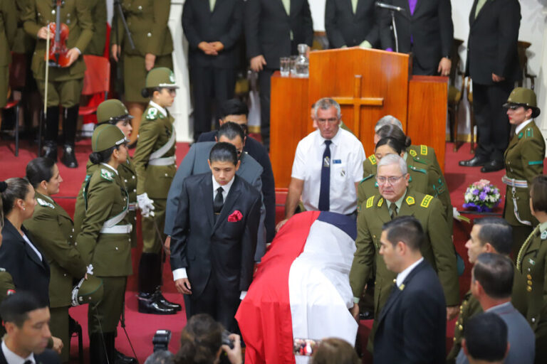 Carabineros asciende a Rita Olivares a suboficial mayor: Tenencia de Quilpué llevará su nombre