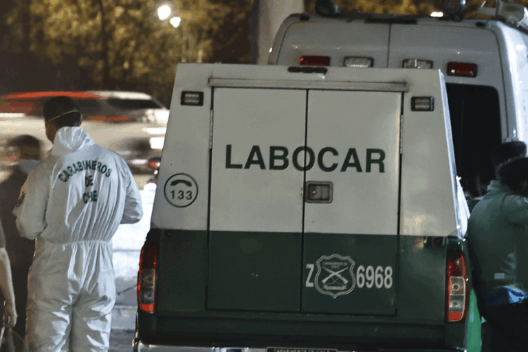 Santiago Centro: Hombre murió baleado al interior de un departamento