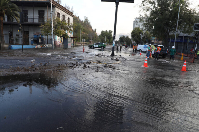 Rotura de matriz: Anuncian cortes de agua en sectores Independencia, Conchalí, Renca y Recoleta