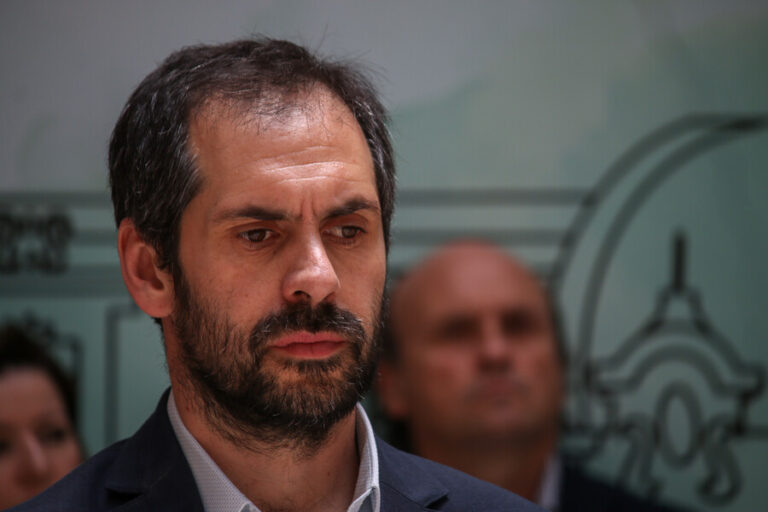 Ministro Grau por 