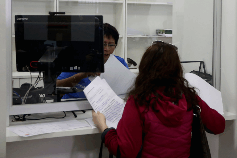 Servicios de salud lideran lista de mercados en que las mujeres se han sentido discriminadas