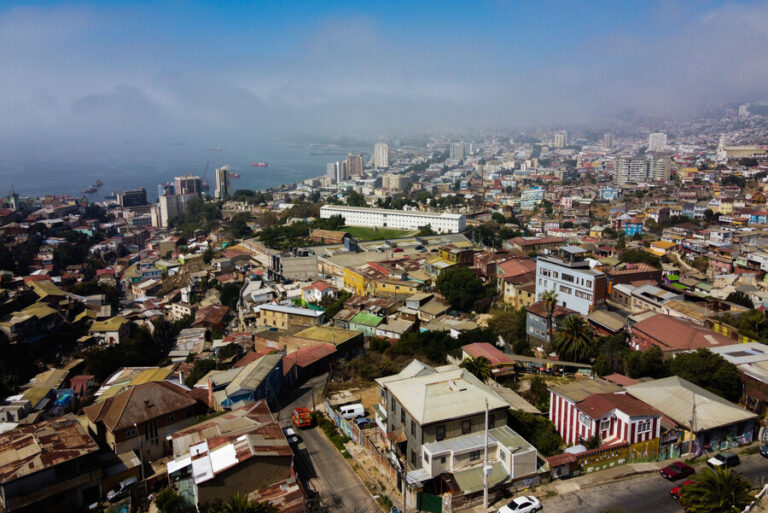 Valparaíso: Más de 10 colegios suspendieron clases por temor a narcofuneral