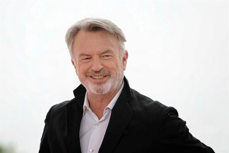 El actor Sam Neill, famoso por su trabajo en 