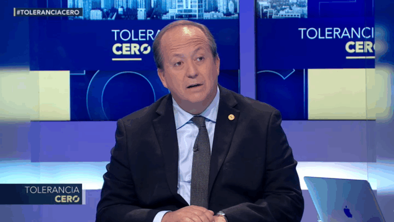 Ángel Valencia por demolición de 
