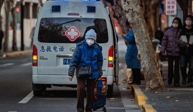 China: Adultos mayores salen a protestar por recortes de los beneficios médicos tras la pandemia
