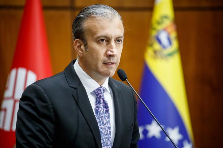 Ministro de Petróleo de Venezuela renunció ante denuncias de corrupción
