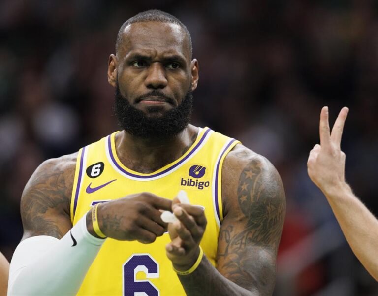 Lebron James se perderá al menos tres semanas por una lesión de tendón