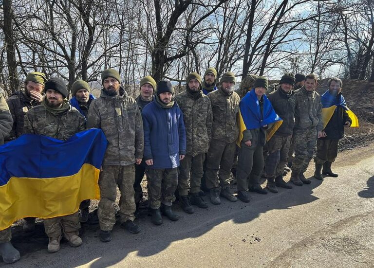 Rusia y Ucrania canjean 90 prisioneros de guerra rusos y 130 ucranianos