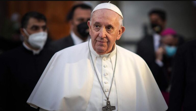Papa Francisco: La Iglesia católica “está abierta a todos, también a los homosexuales”