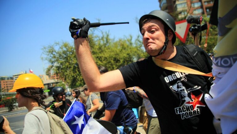 Condenan a Sebastián Izquierdo a 598 días por lesiones en marchas por el Rechazo: Su pena ya se dio por cumplida